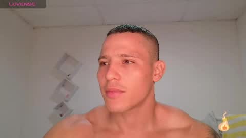 Snapshot of maxwel949813 chatting on 04/23/26, 07:05 Max online show from 04/23/26, 07:05