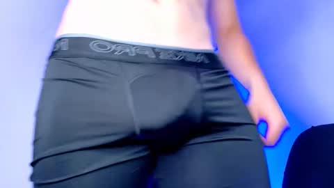 MAX online show from 10/02/25, 01:34