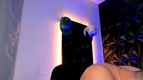 MAX online show from 10/15/25, 11:38