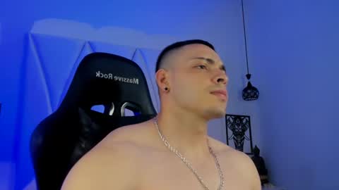 Snapshot of maxwell_dupont chatting on 06/28/26, 09:32 MAX online show from 06/28/26, 09:32