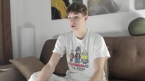 Snapshot of maxwellchik chatting on 09/24/25, 04:21 maxwellchik online show from 09/24/25, 04:21