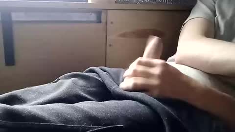 Snapshot of maxwelluncut chatting on 11/21/25, 07:12 Max online show from 11/21/25, 07:12