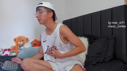 maxx_cortes online show from 02/02/25, 04:11