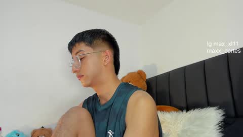 maxx_cortes online show from 02/06/25, 04:53