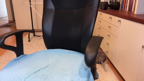 Max online show from 03/11/25, 07:48