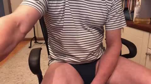 Max online show from 11/28/25, 07:55