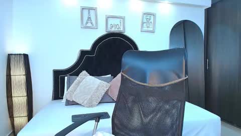 Maxxi online show from 09/10/25, 01:38