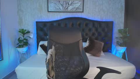 Maxxi online show from 11/22/25, 04:00