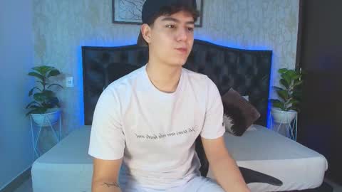 Maxxi online show from 11/30/25, 01:09