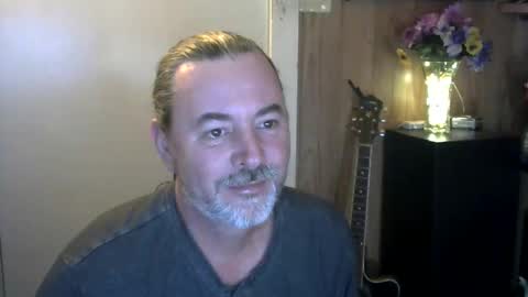 Snapshot of maxximum1972 chatting on 05/28/26, 02:53 maxximum1972 online show from 05/28/26, 02:53