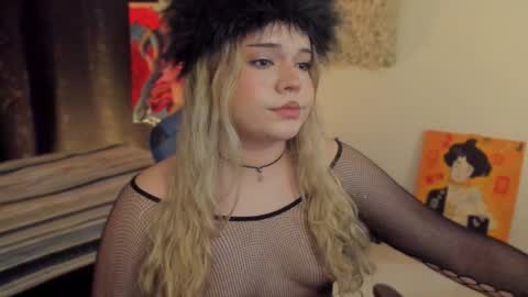 Maxine Minx online show from 12/22/24, 04:28