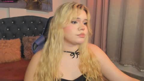 Maxine Minx online show from 02/05/25, 11:12