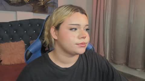 Maxine Minx online show from 02/25/25, 09:31