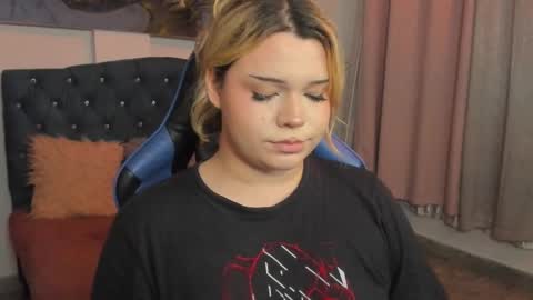 Maxine Minx online show from 03/11/25, 11:23