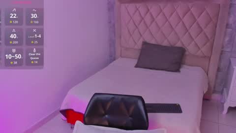 Maxine Minx online show from 09/18/25, 05:31