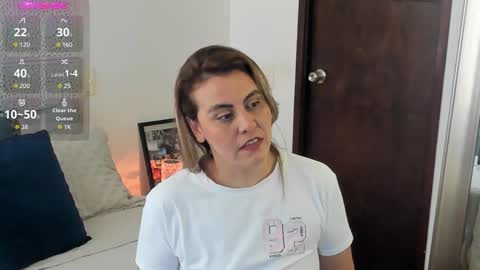 Victoria online show from 02/15/26, 04:36