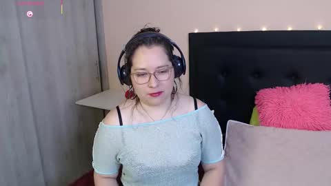 Snapshot of may_bloom chatting on 09/26/25, 07:51 May online show from 09/26/25, 07:51