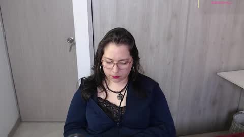 Snapshot of may_bloom chatting on 09/29/25, 10:25 May online show from 09/29/25, 10:25