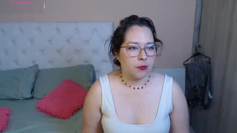 Snapshot of may_bloom chatting on 12/02/25, 03:56 May online show from 12/02/25, 03:56