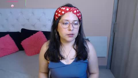 Snapshot of may_bloom chatting on 12/19/25, 12:39 May online show from 12/19/25, 12:39