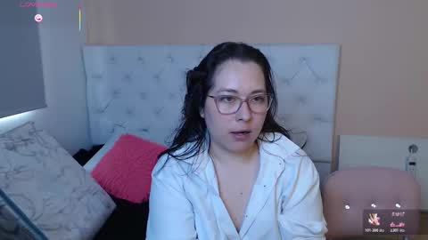 Snapshot of may_bloom chatting on 01/06/26, 07:39 May online show from 01/06/26, 07:39