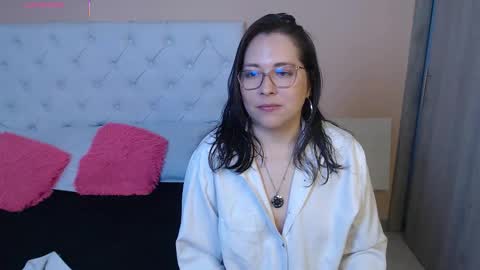 Snapshot of may_bloom chatting on 01/07/26, 06:21 May online show from 01/07/26, 06:21