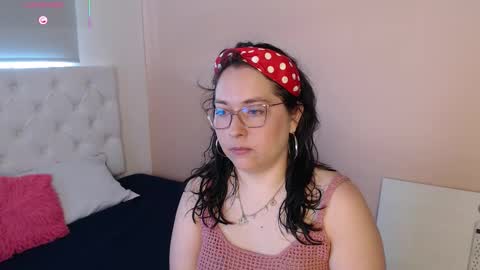 Snapshot of may_bloom chatting on 02/05/26, 06:23 May online show from 02/05/26, 06:23