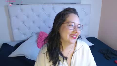 Snapshot of may_bloom chatting on 02/07/26, 04:16 May online show from 02/07/26, 04:16