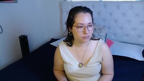 Snapshot of may_bloom chatting on 02/09/26, 10:14 May online show from 02/09/26, 10:14