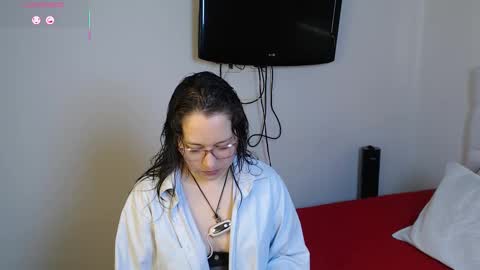 Snapshot of may_bloom chatting on 02/20/26, 06:08 May online show from 02/20/26, 06:08