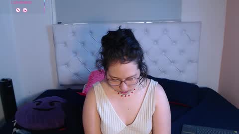 Snapshot of may_bloom chatting on 03/06/26, 08:27 May online show from 03/06/26, 08:27