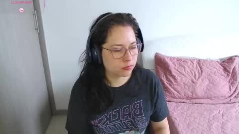 Snapshot of may_bloom chatting on 03/26/26, 02:22 May online show from 03/26/26, 02:22