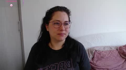 Snapshot of may_bloom chatting on 03/29/26, 05:24 May online show from 03/29/26, 05:24