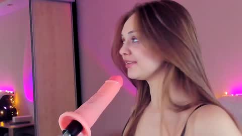 May Flower online show from 01/24/25, 02:51