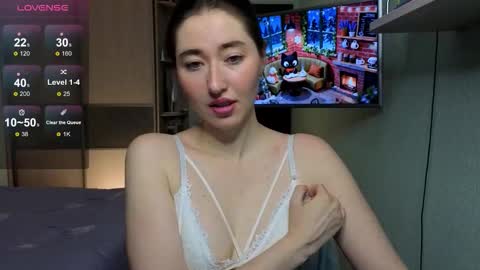 Snapshot of may_may_moon chatting on 01/05/26, 06:11 may_may_moon online show from 01/05/26, 06:11