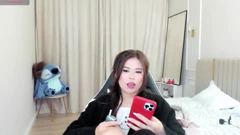 Mia online show from 09/14/25, 04:11