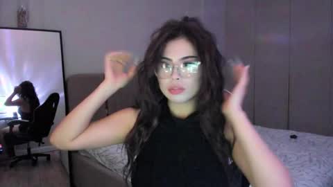 Mia online show from 01/15/26, 02:27