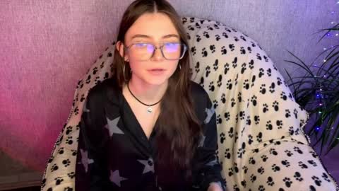 Snapshot of may_rollins chatting on 04/01/26, 01:52 may online show from 04/01/26, 01:52