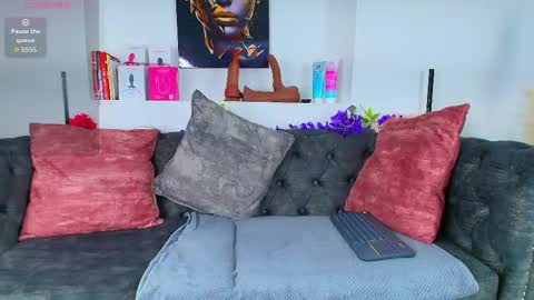 Snapshot of may_wood chatting on 09/30/25, 12:10 may_wood online show from 09/30/25, 12:10