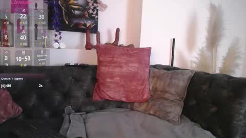 Snapshot of may_wood chatting on 10/08/25, 12:03 may_wood online show from 10/08/25, 12:03