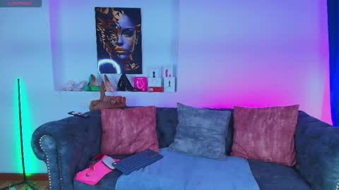 Snapshot of may_wood chatting on 01/09/26, 12:08 may_wood online show from 01/09/26, 12:08