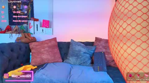 Snapshot of may_wood chatting on 02/06/26, 12:08 may_wood online show from 02/06/26, 12:08