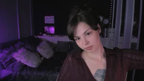 Snapshot of maya___muse chatting on 06/23/26, 02:26 Maya online show from 06/23/26, 02:26