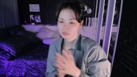 Snapshot of maya___muse chatting on 07/07/26, 01:48 Maya online show from 07/07/26, 01:48