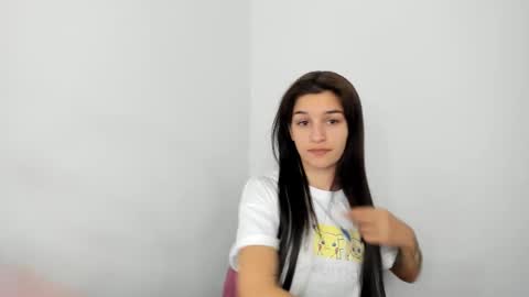 Snapshot of maya_and_guests chatting on 01/11/26, 04:56 Maya online show from 01/11/26, 04:56