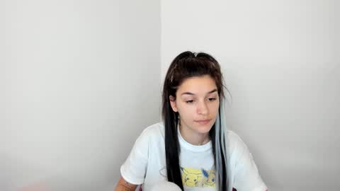 Snapshot of maya_and_guests chatting on 01/12/26, 08:08 Maya online show from 01/12/26, 08:08