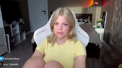 Snapshot of maya_blonde18 chatting on 05/07/26, 03:45 Maya online show from 05/07/26, 03:45