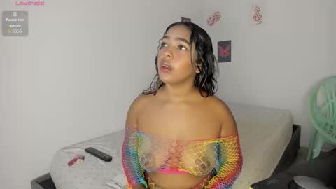Snapshot of maya_graham_ chatting on 09/11/25, 04:12 Maya online show from 09/11/25, 04:12