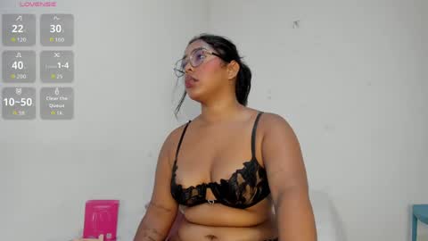 Snapshot of maya_graham_ chatting on 05/04/26, 09:16 Maya online show from 05/04/26, 09:16