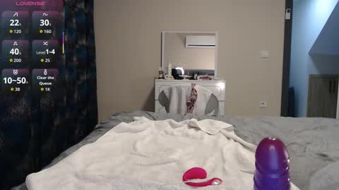 maya_kumashiro online show from 11/22/25, 08:30